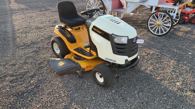 Image of Cub Cadet LTX1046KW equipment image 2