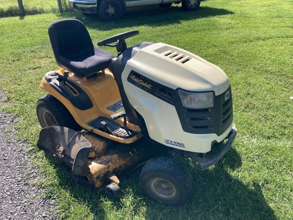 Cub Cadet LTX1050 Equipment Image0