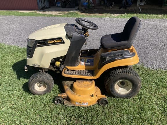 Image of Cub Cadet LTX1050 equipment image 2