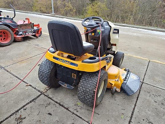 Image of Cub Cadet LTX1050 equipment image 4