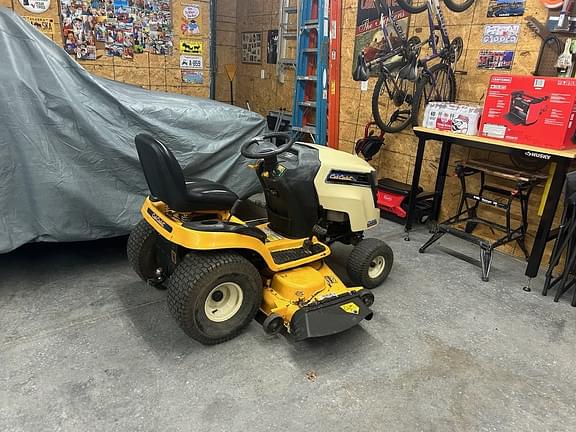 Image of Cub Cadet LTX1050 equipment image 4