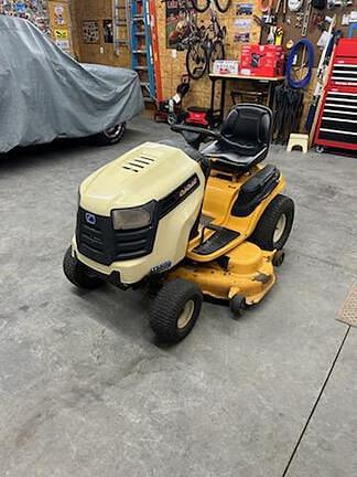 Image of Cub Cadet LTX1050 equipment image 3