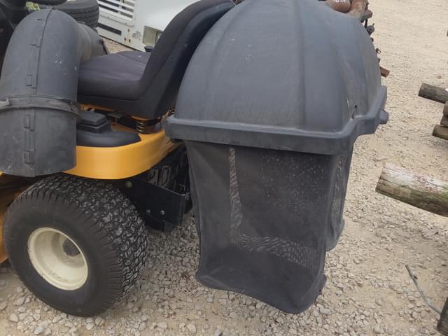 Image of Cub Cadet LTX1050 equipment image 4