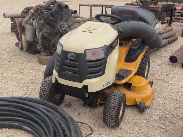 Image of Cub Cadet LTX1050 equipment image 1