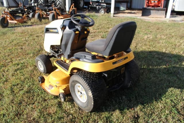Image of Cub Cadet LTX1050VT equipment image 2