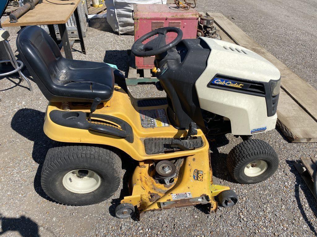 Image of Cub Cadet LTX1050VT Image 0