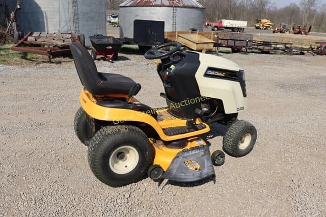 Image of Cub Cadet LTX1045 equipment image 2