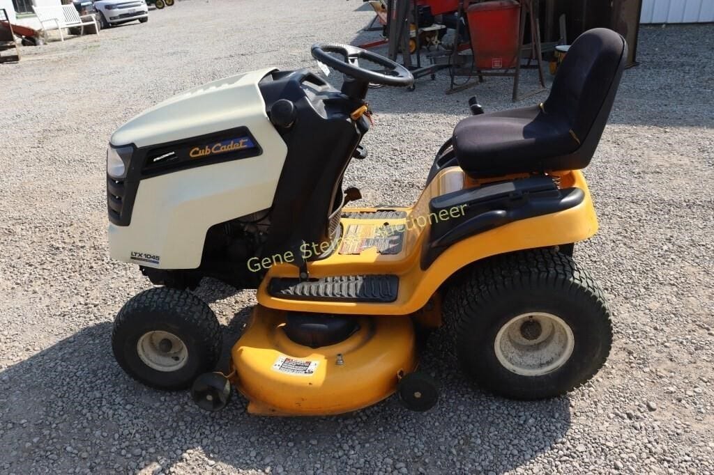 Cub Cadet LTX1045 Equipment Image0
