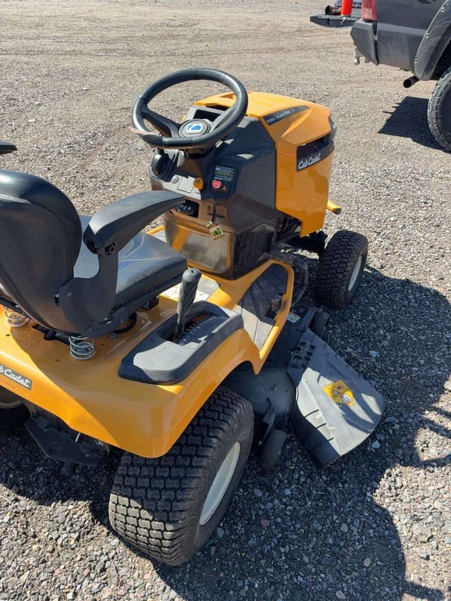 Image of Cub Cadet XT2 LX46 equipment image 1