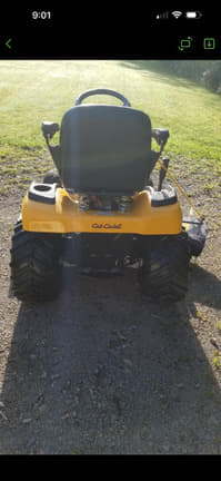 Image of Cub Cadet LX46 equipment image 2