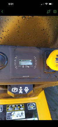 Image of Cub Cadet LX46 equipment image 4