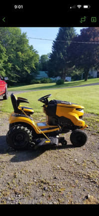 Image of Cub Cadet LX46 equipment image 3
