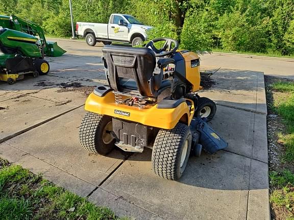Image of Cub Cadet XT2 LX46 equipment image 2