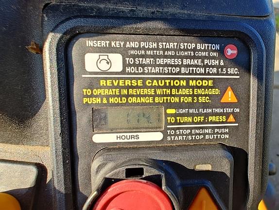 Image of Cub Cadet XT2 LX46 equipment image 4