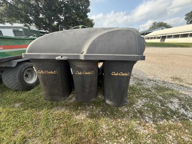 Image of Cub Cadet XT2 equipment image 3