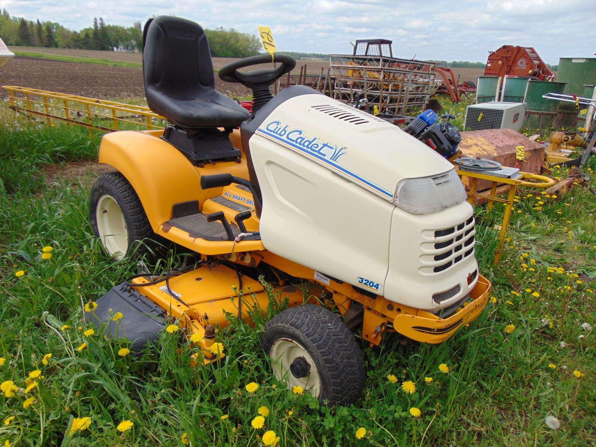 Main image Cub Cadet 3204