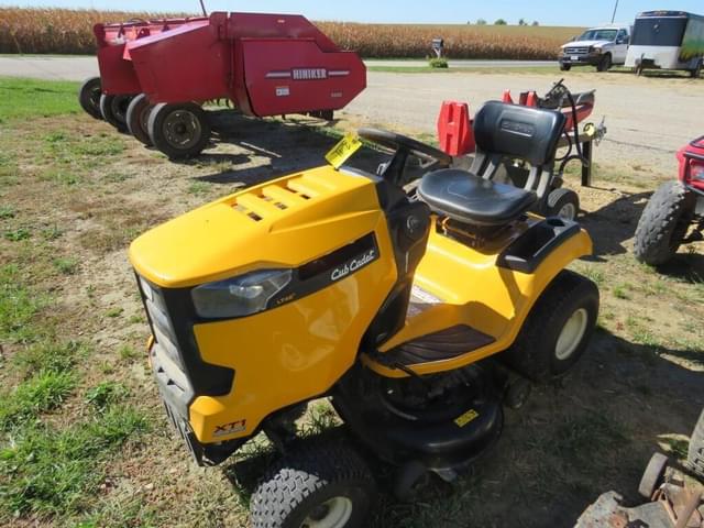 Image of Cub Cadet XT1 LT42 equipment image 1