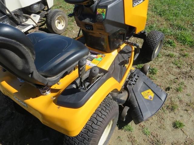 Image of Cub Cadet XT1 LT42 equipment image 4