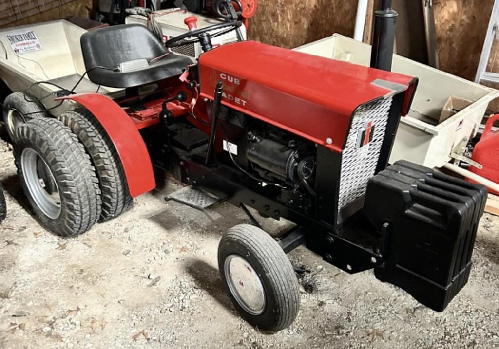 Image of International Harvester Cub Cadet Image 0