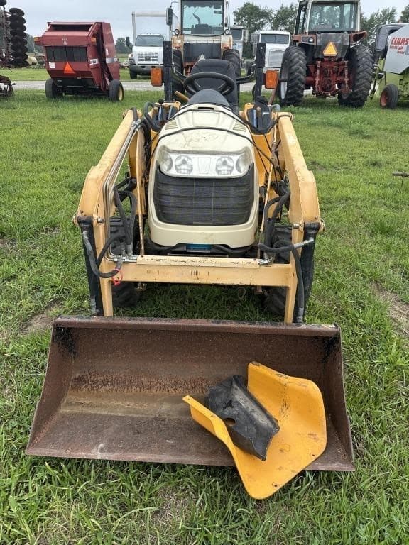 Image of Cub Cadet 6284 equipment image 1
