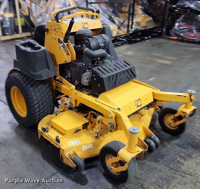 Image of Cub Cadet PRO X600 equipment image 2