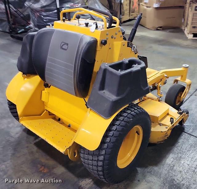 Image of Cub Cadet PRO X600 equipment image 4