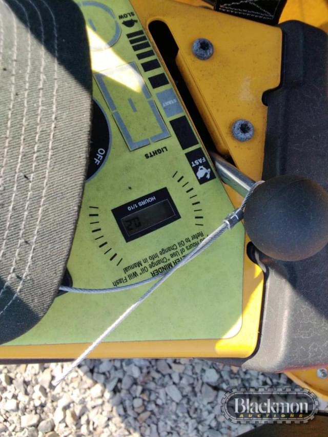 Image of Cub Cadet PRO Z 100 equipment image 3