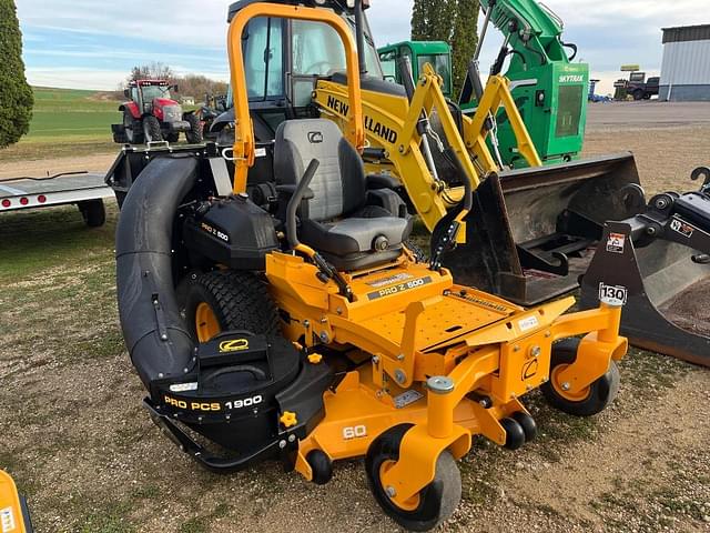 Image of Cub Cadet Pro Z 500 equipment image 2