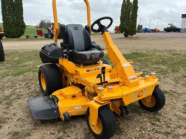 Image of Cub Cadet PRO Z 100 equipment image 2