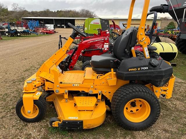 Image of Cub Cadet PRO Z 100 equipment image 3