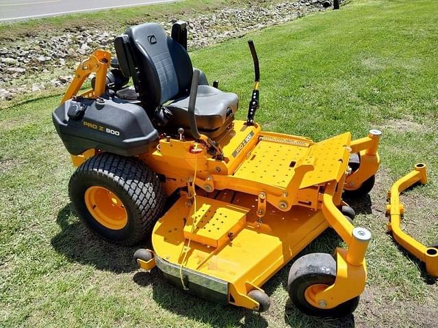 Image of Cub Cadet PRO Z900 equipment image 2