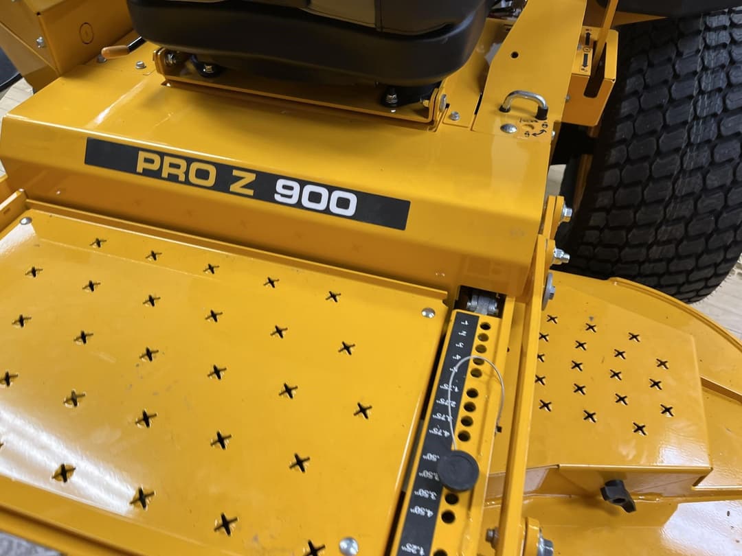 Image of Cub Cadet PRO Z900 Image 1