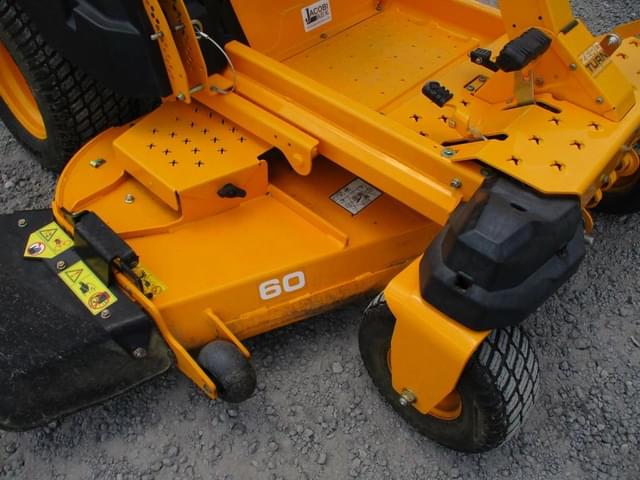 Image of Cub Cadet PRO Z 100 equipment image 2