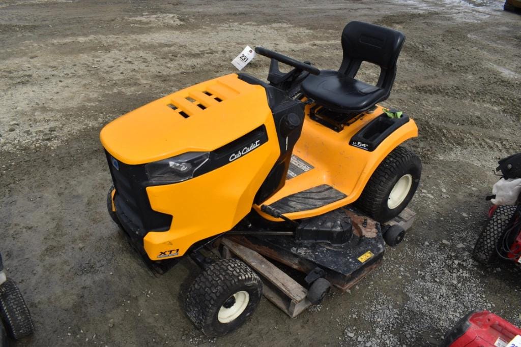 Cub Cadet XT1 Equipment Image0