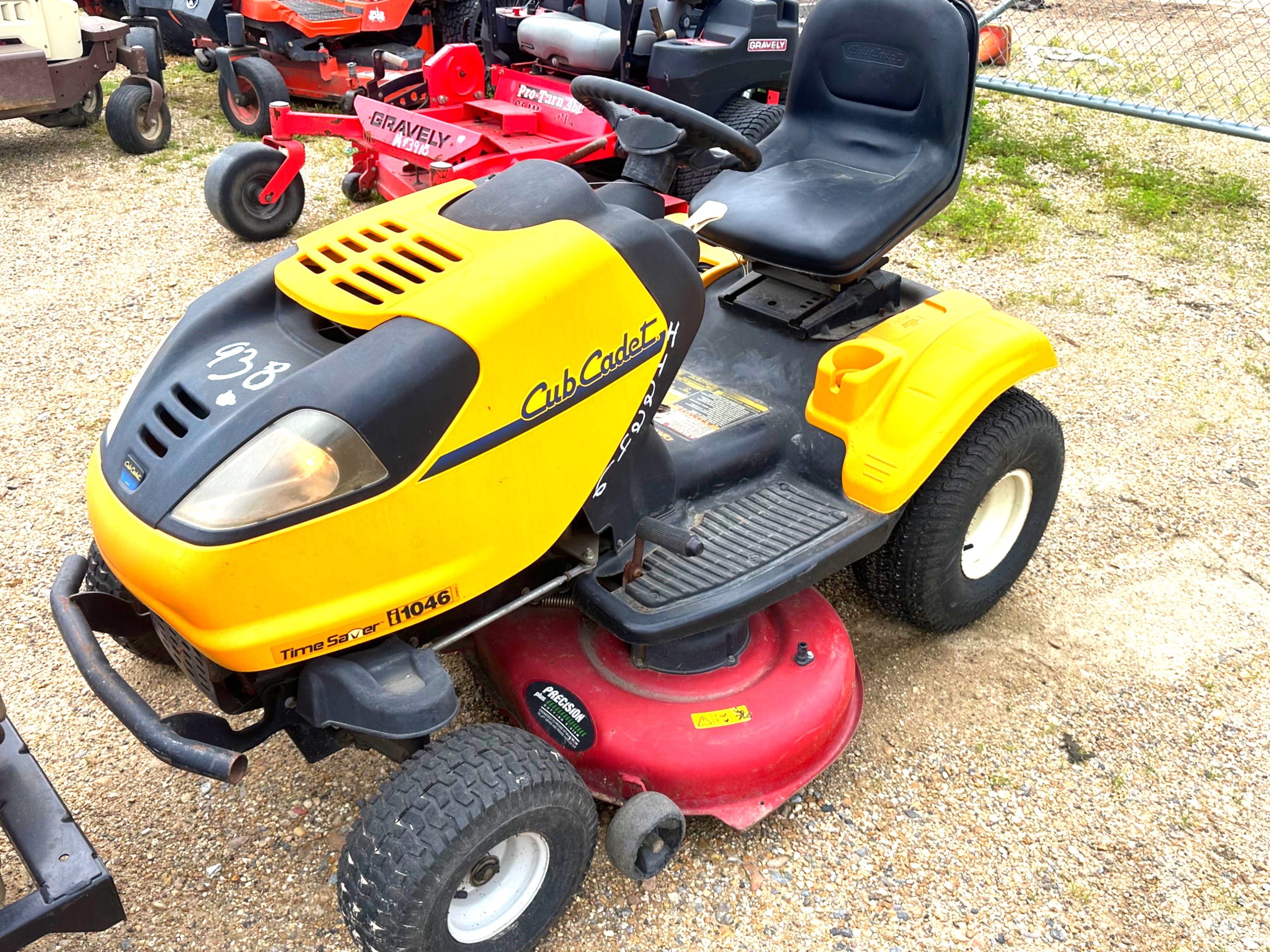 Main image Cub Cadet i1046