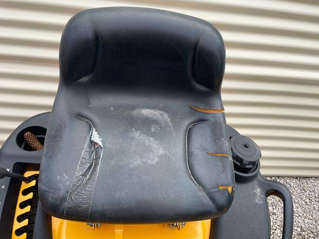 Image of Cub Cadet LT1045 equipment image 2