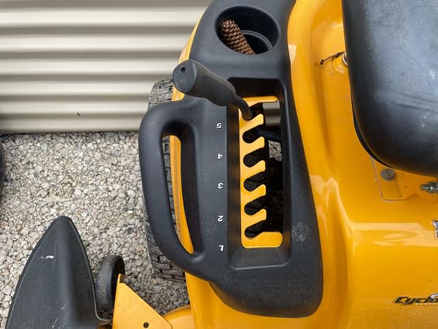 Image of Cub Cadet LT1045 equipment image 3