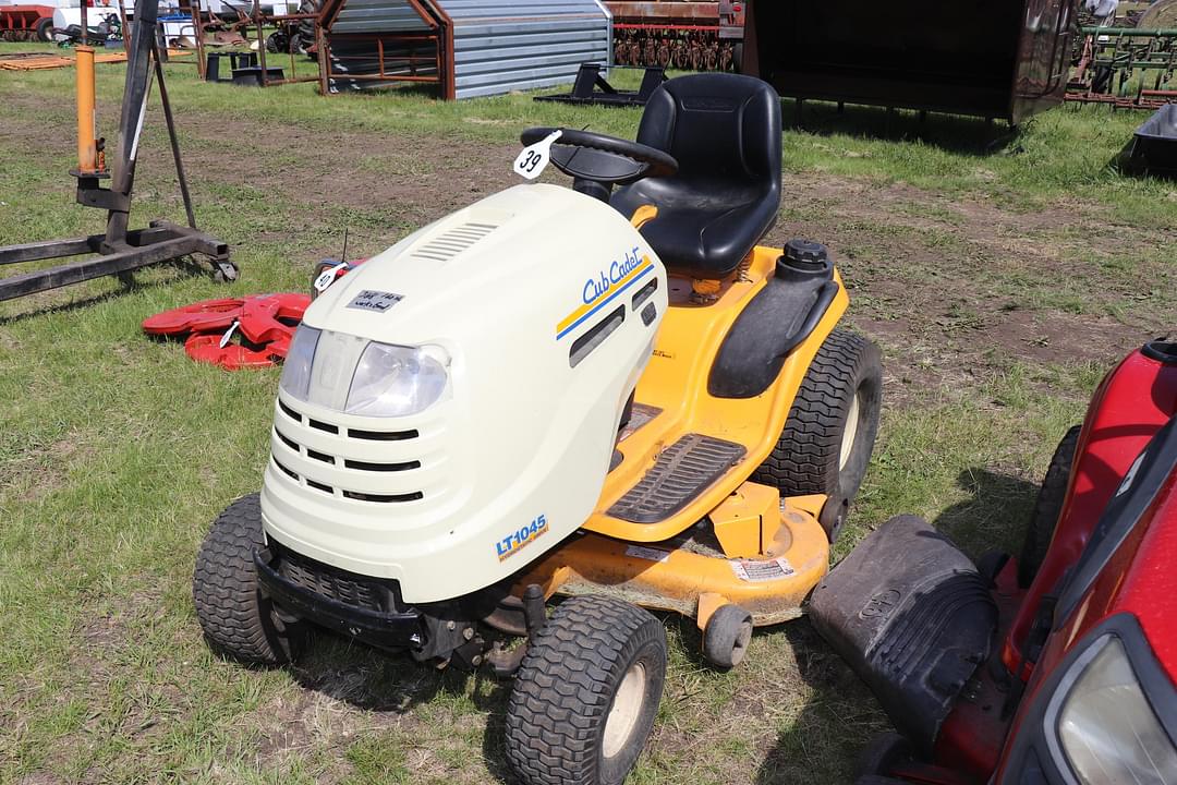 Image of Cub Cadet LT1045 Image 0