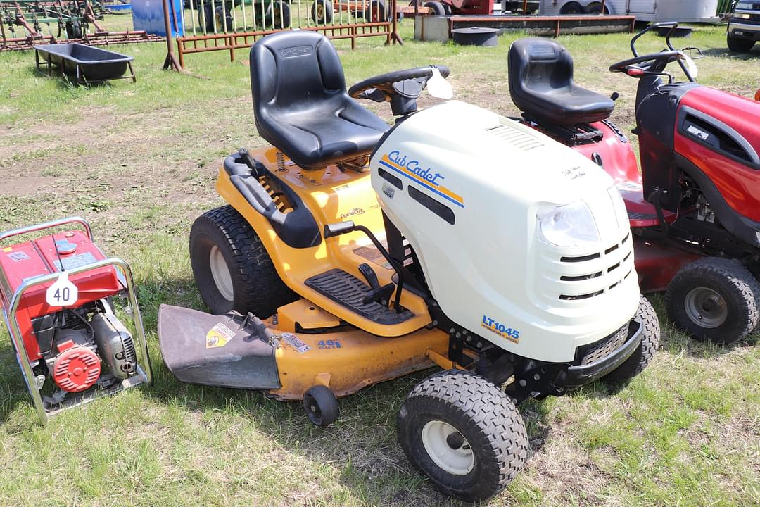 Image of Cub Cadet LT1045 Image 1