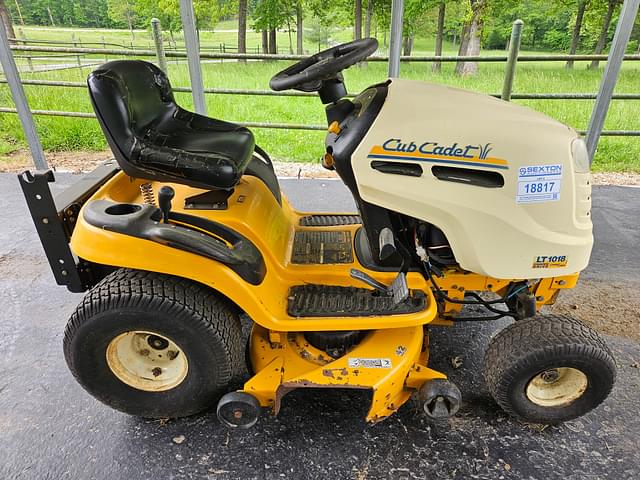 Image of Cub Cadet LT1018 equipment image 3