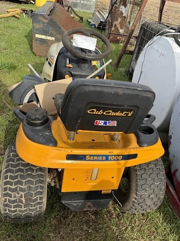 Image of Cub Cadet LT1042 equipment image 1