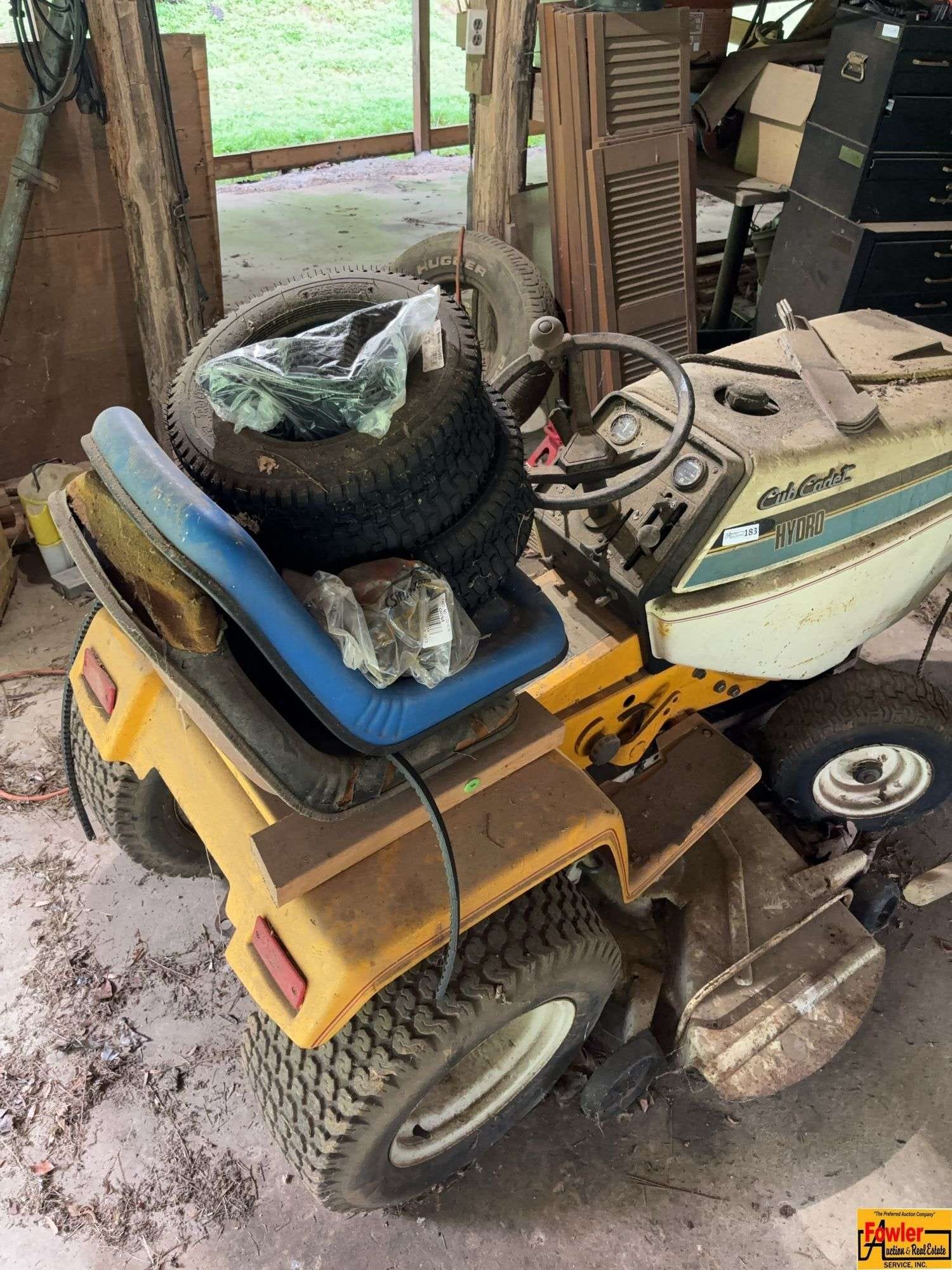 Cub Cadet 1811 Equipment Image0