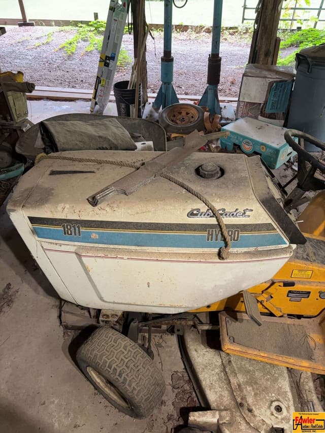Image of Cub Cadet 1811 equipment image 2