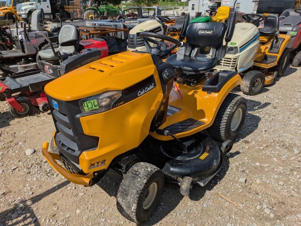Cub Cadet XT2 LX46 Equipment Image0