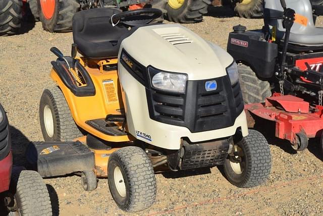 Image of Cub Cadet LTX1040 equipment image 1