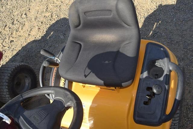 Image of Cub Cadet LTX1040 equipment image 4