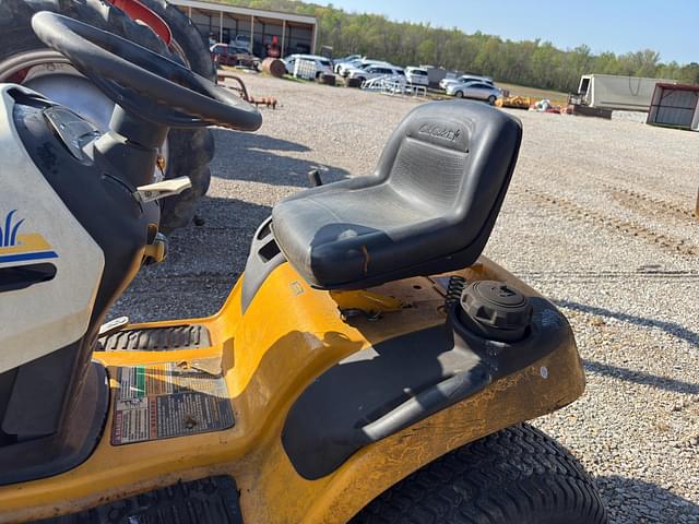 Image of Cub Cadet LT1042 equipment image 3