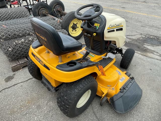 Image of Cub Cadet LT1050 equipment image 3