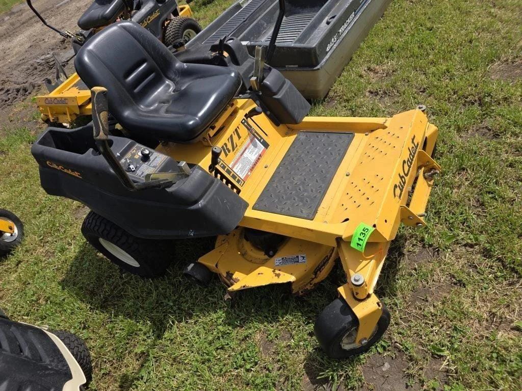 Cub Cadet RZT Equipment Image0