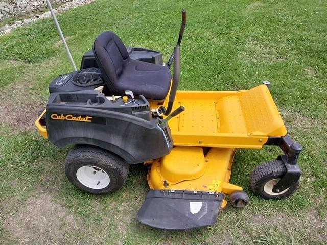 Image of Cub Cadet RZT L50 equipment image 2